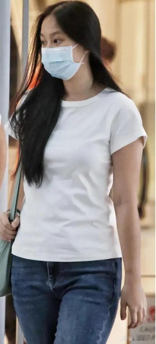 一女子200元约好包夜，
结果事后嫌钱少，
竟然报警称被强奸，
没想到监控录像显