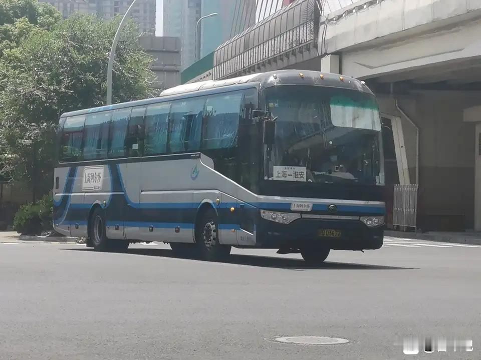 曾经的客运经典品牌，上海阿尔莎
       早年上海阿尔莎客运作为中外合资客运