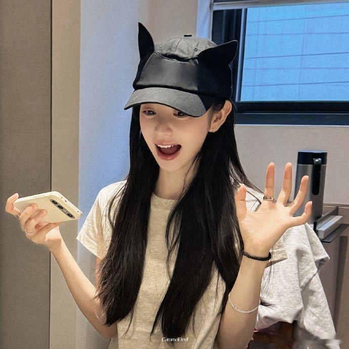 一举一动尽显温柔，认真回应粉丝热情，美好氛围拉满田曦薇hi6下班饭撒你好星期六