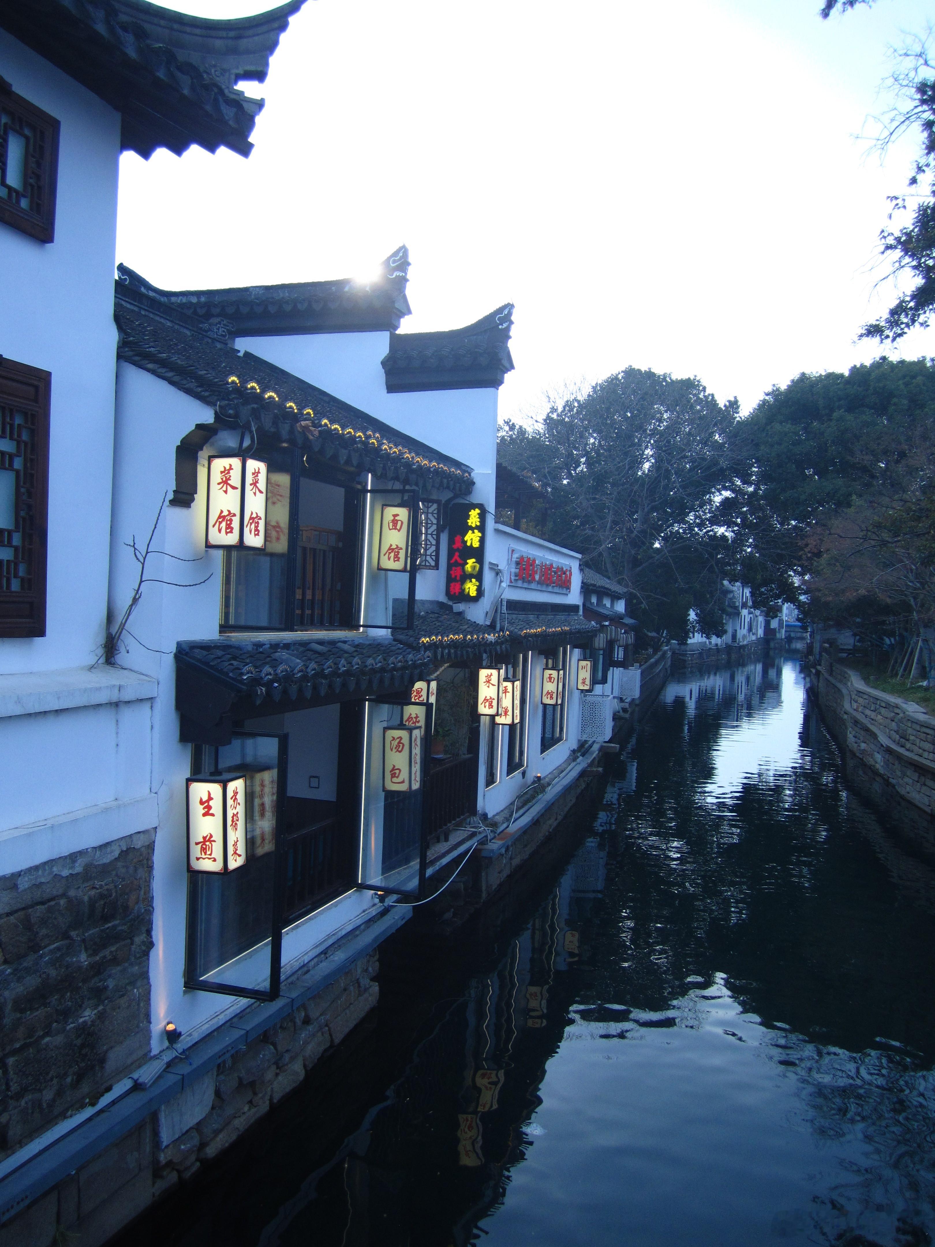 都说春节是团聚的日子，但是高速免费感觉真的很适合出去玩……累了一年的牛马拿到年终