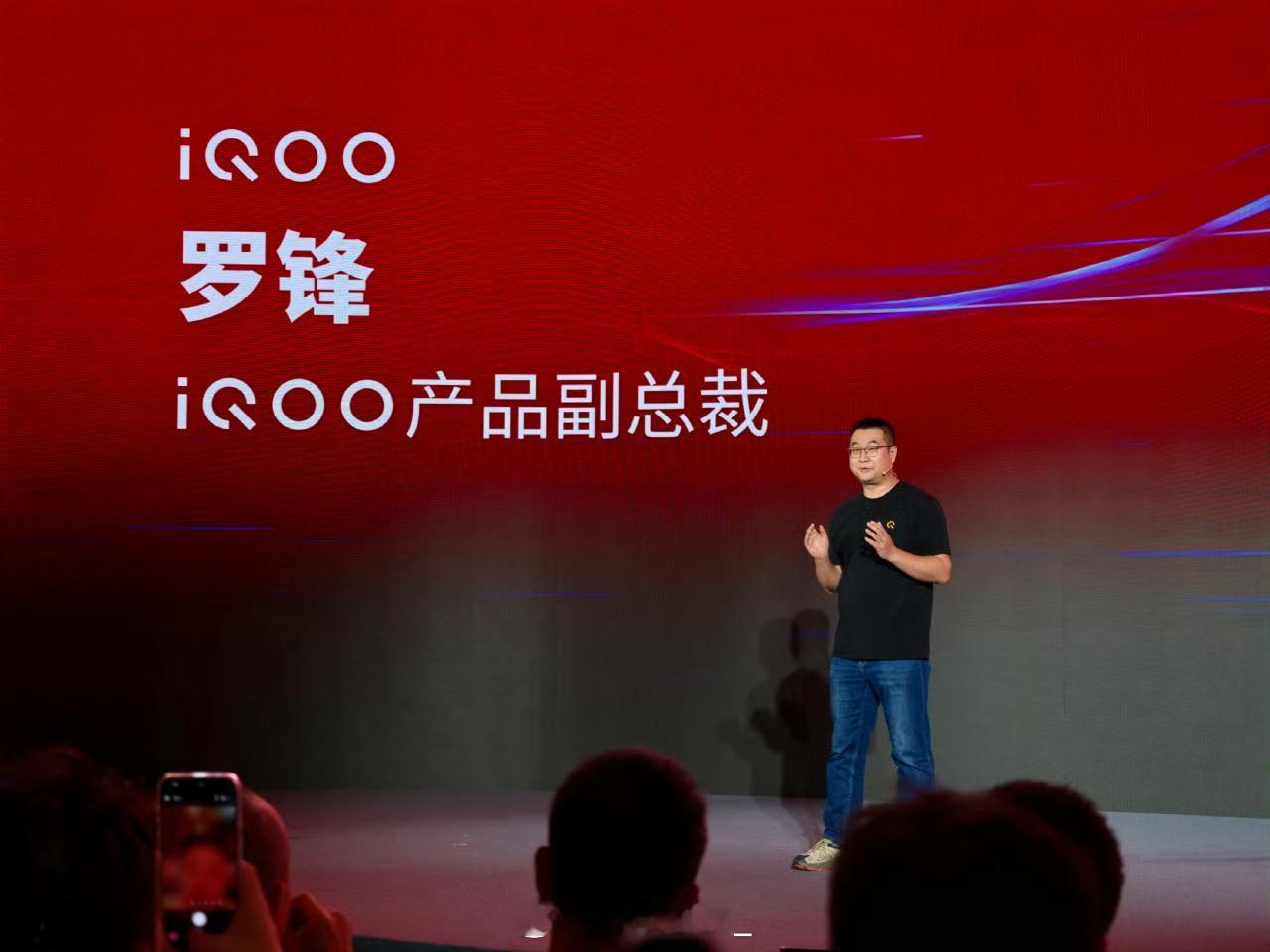 iQOO15斩获4K+安卓销量NO.1，热度与实力双在线，爆款体质实锤。iQOO