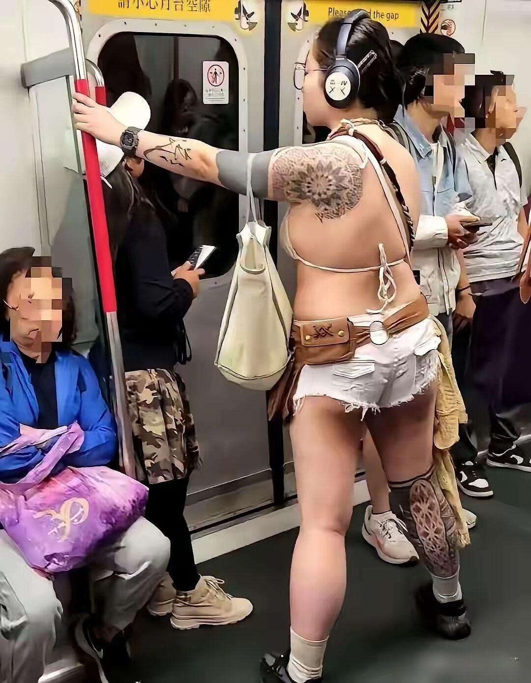 这么一个玩意儿，是如何登上地铁的？地铁安检人员请回复，这算不算一个“危险物品”？