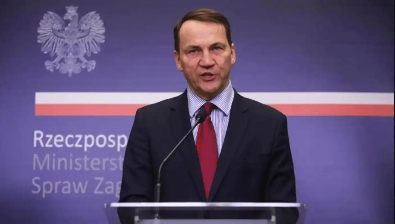 波兰：我们是美国盟友，不是“傻瓜”！
波兰外交部长26日讲话时说，华沙一直是并将