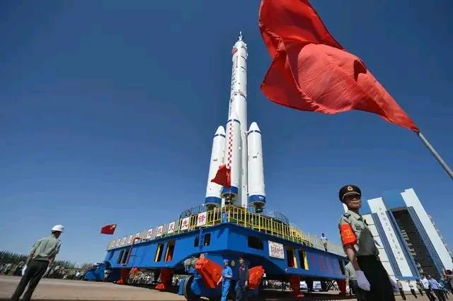 明天神舟十九号就要发射了，大家都很期待吧。
1.神舟十九号的发射时间预计在 20