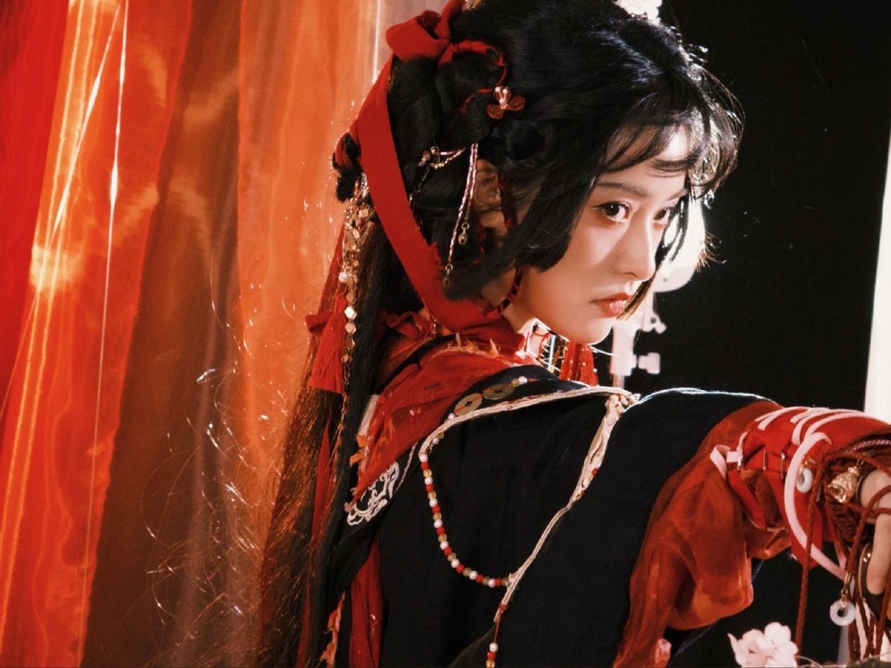 娱乐[超话]沈月女侠风沈月红衣女侠[爱你] ​好一个红衣女侠 ​​​