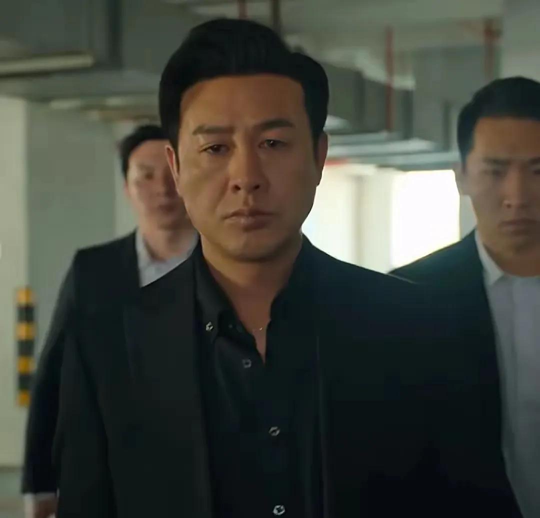 去年的《狂飙》、今年的《漂白》无疑成为了这里这两年最火的“热剧”…
其中的经典台