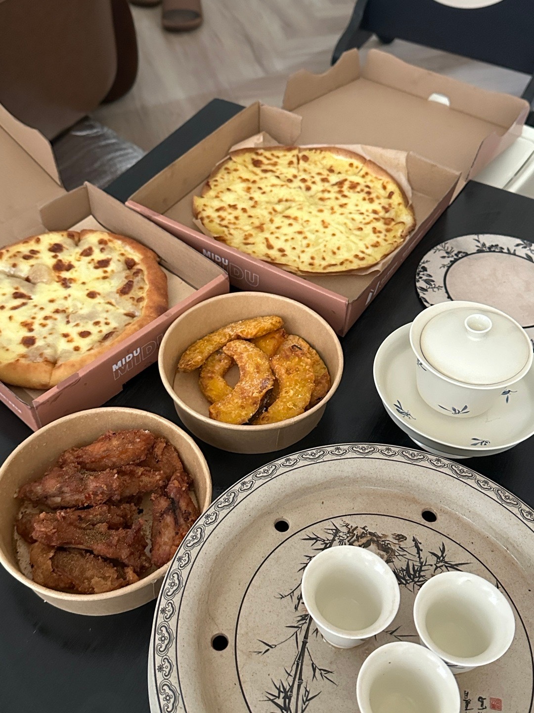 终于这次有见面咯！[怒]上次没见睡到11点多起来吃了午饭，然后收拾化妆后去工作室