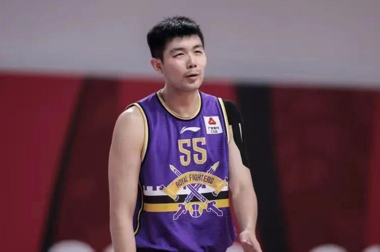 CBA6大“坑惨球队”的顶薪球员，新赛季2人继续留队，4人离开老东家！
一、2人