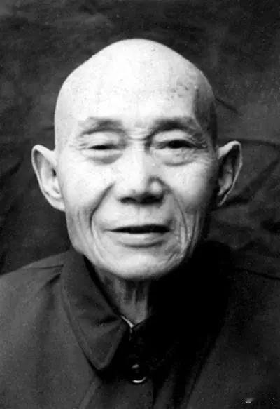 1940年，吴凤翔奉命刺杀日本少将，谁知刚走到办公室，一个小鬼子就发现了他。吴凤