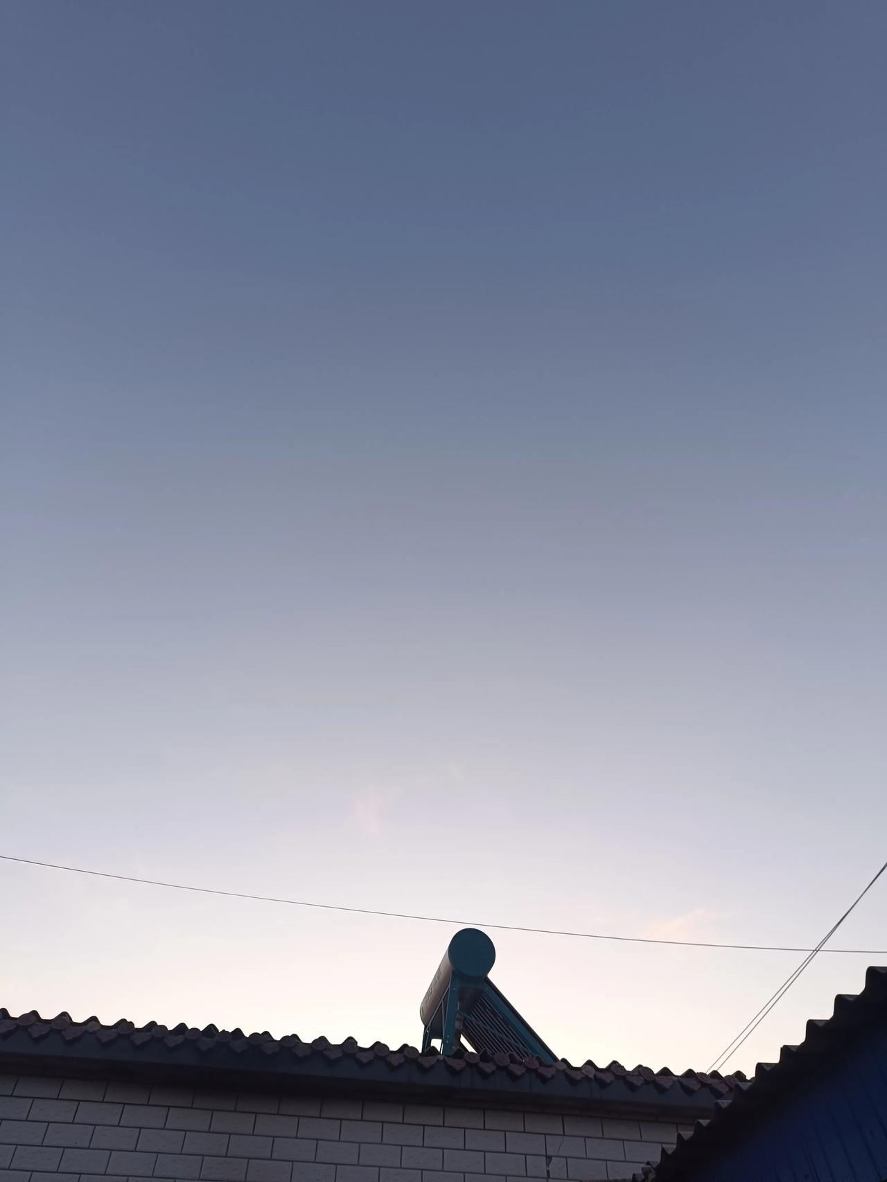 今天已经是大年初四了，昨天都已经有人出门远行了，心里真的好慌啊，今年干什么呢？又