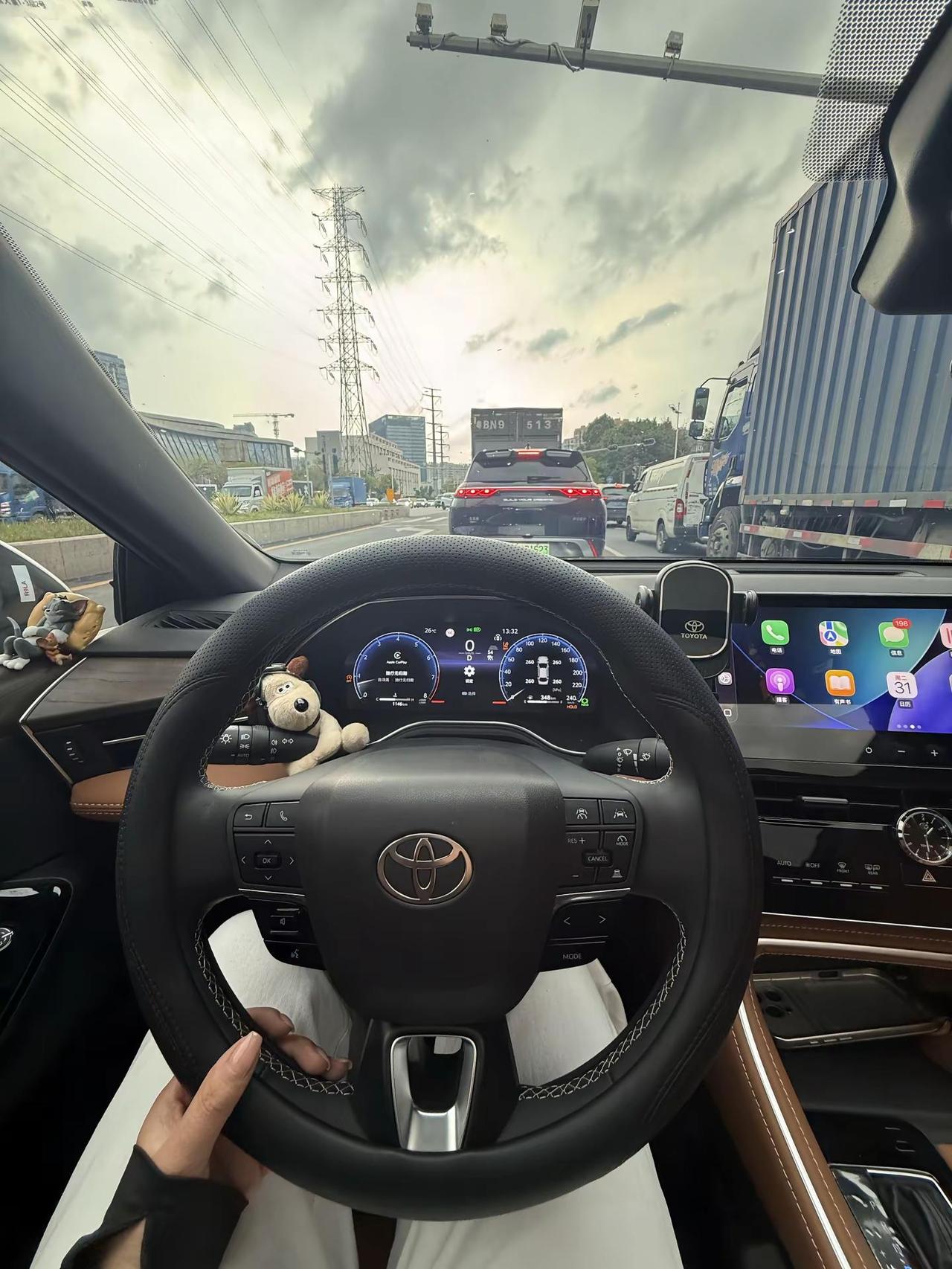 主驾是自由，副驾是被爱，谁也不能保证你是他唯一的副驾，但你永远是自己的主驾亚洲龙