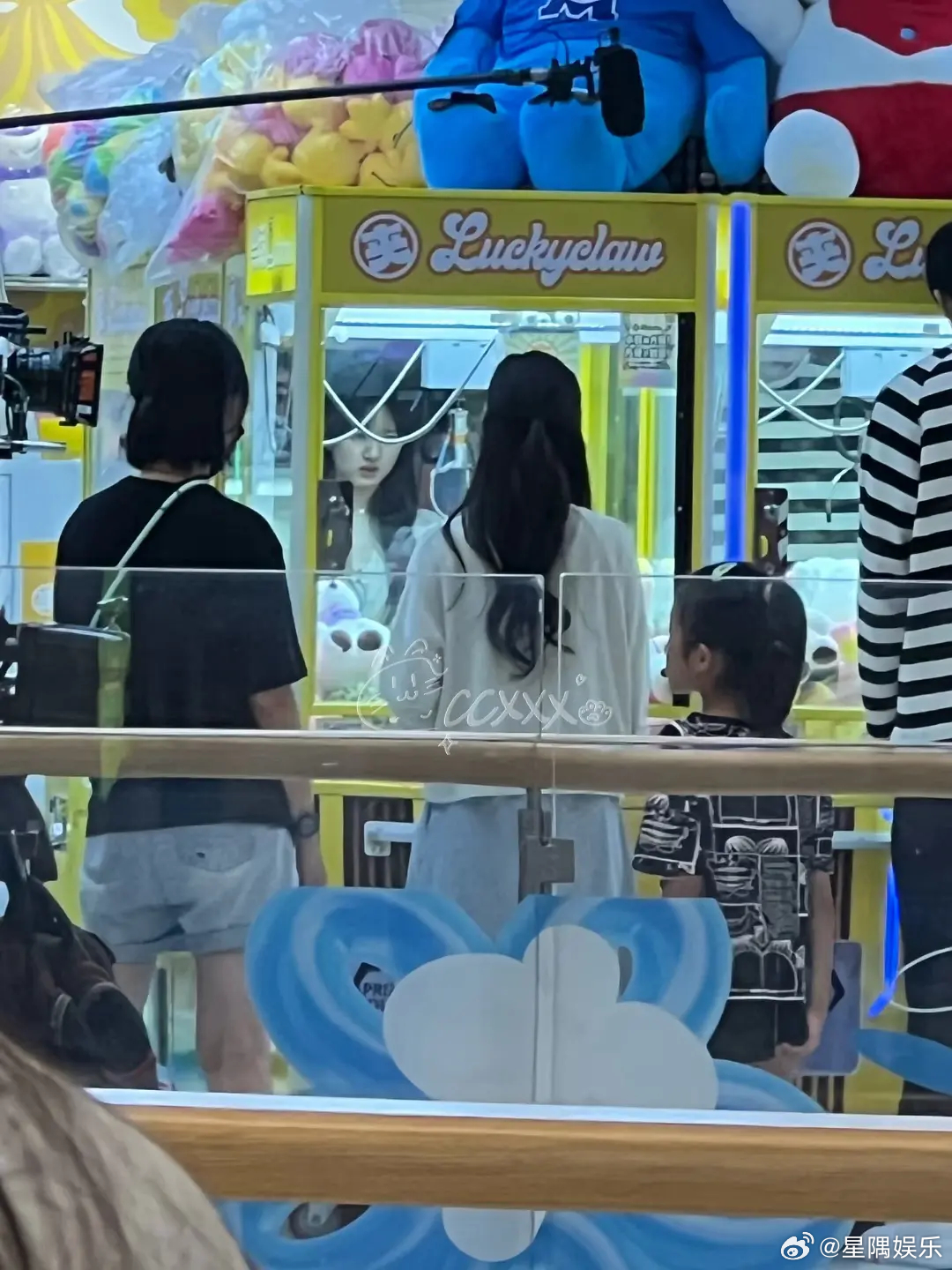 面食里面能不能来点🥩 赵露思线下也太慵懒了 