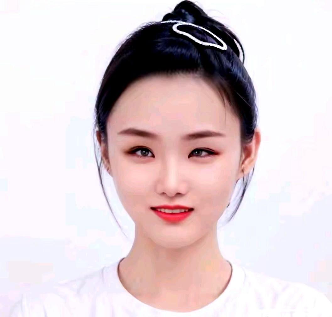 恭喜德云鼓曲社演员边玉瑶登上纲丝节舞台！
2025.12.09《弦上山河·德云雅