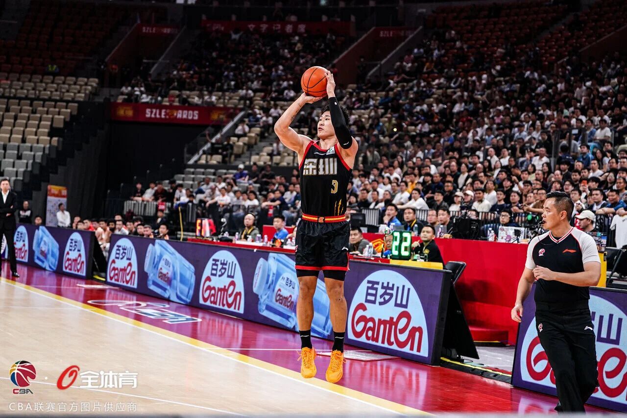 cba 今晚两个本土30+👇贺希宁31分：各种高难度球，赛季第三次单场30+胡