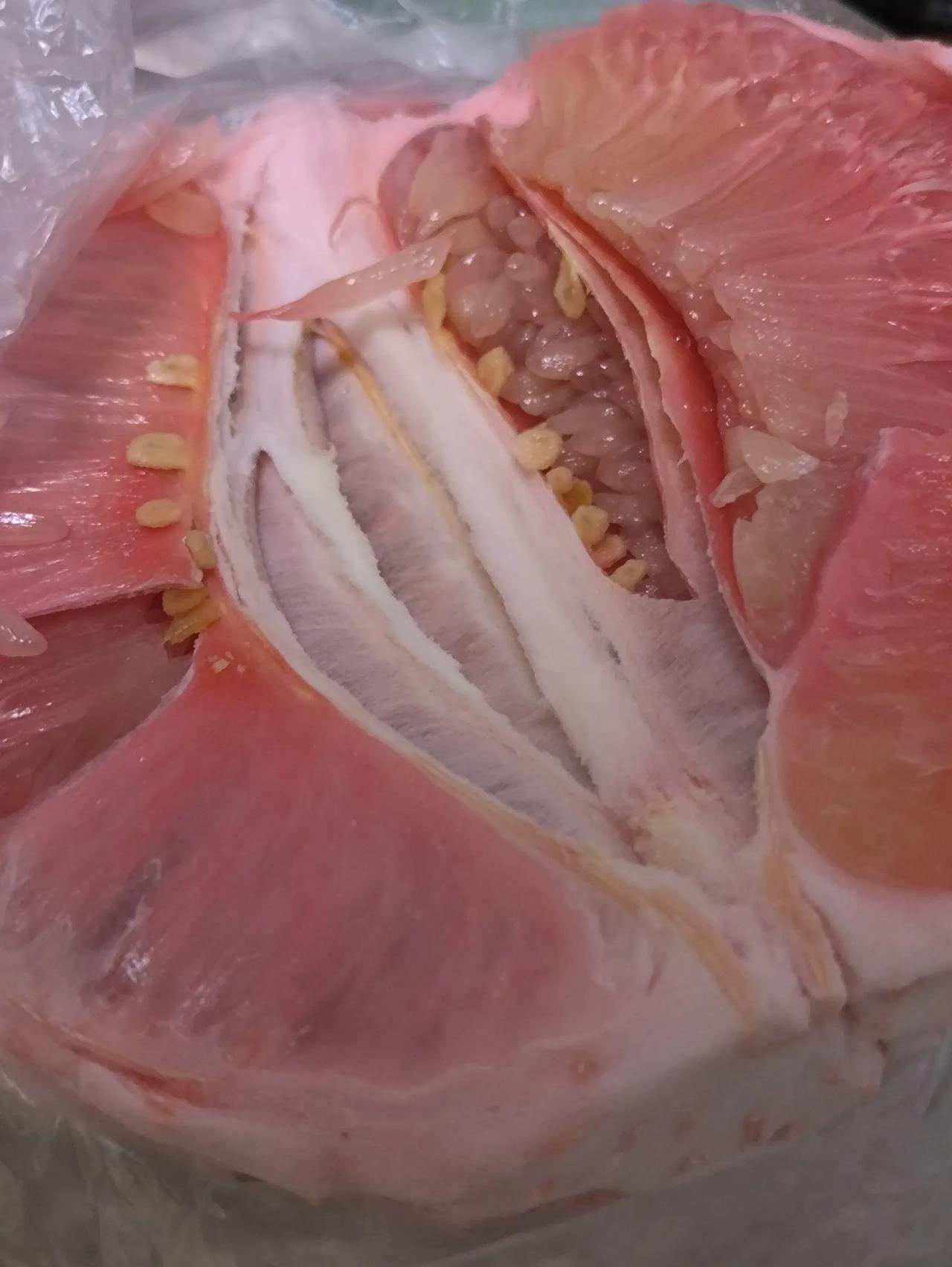 #秋日美食大赏# 红心柚子，真的很甜，这个秋天，是不是很适合？