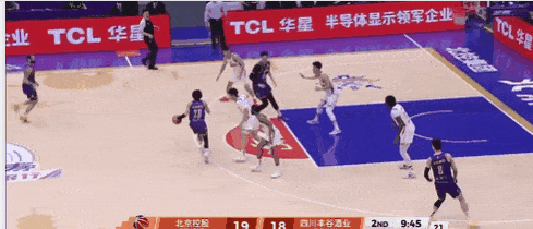 邹雨宸全场出战17分钟，投篮9中6得到17分11篮板cba名场面cba