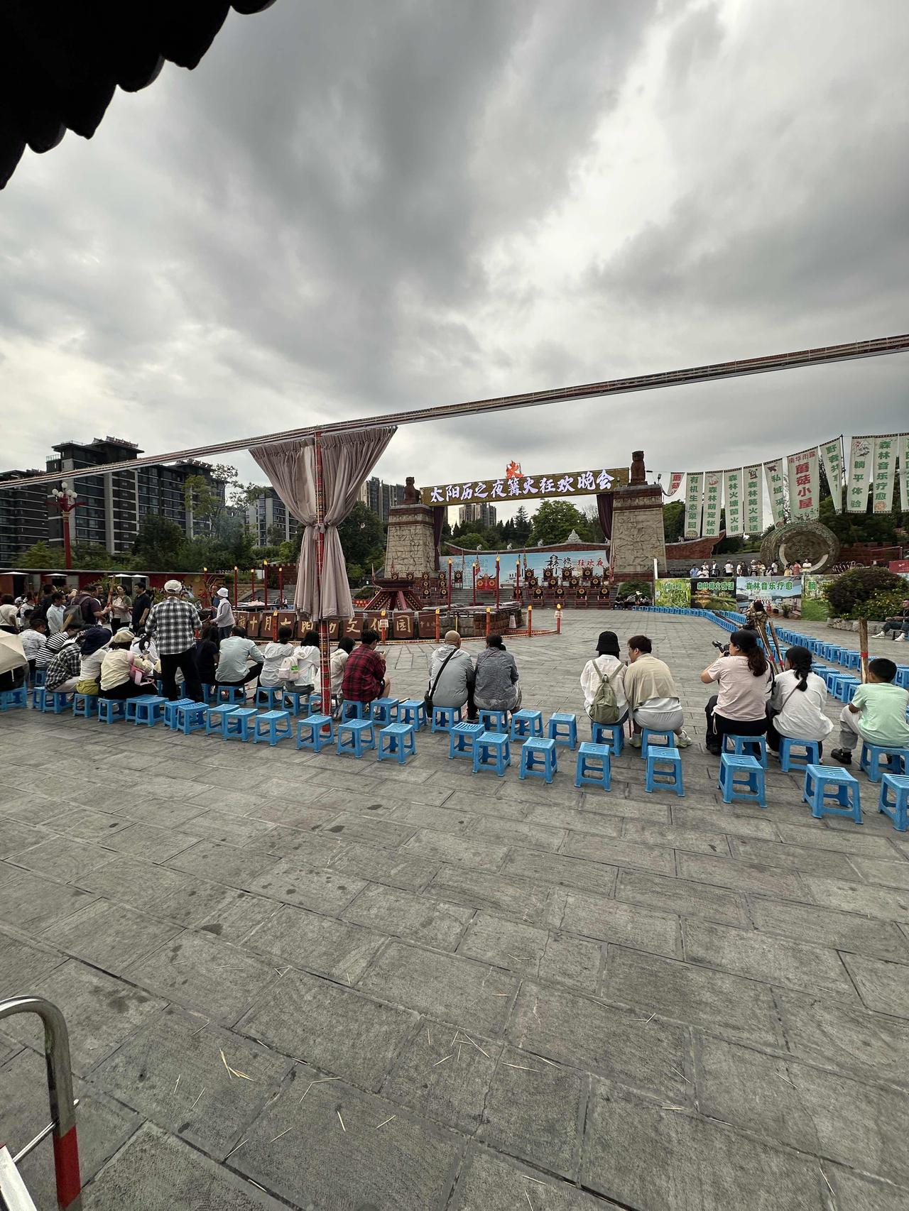 来云南十多天了，专门走以前没来过的地方。在楚雄住了两晚，气温凉爽宜人，花了149