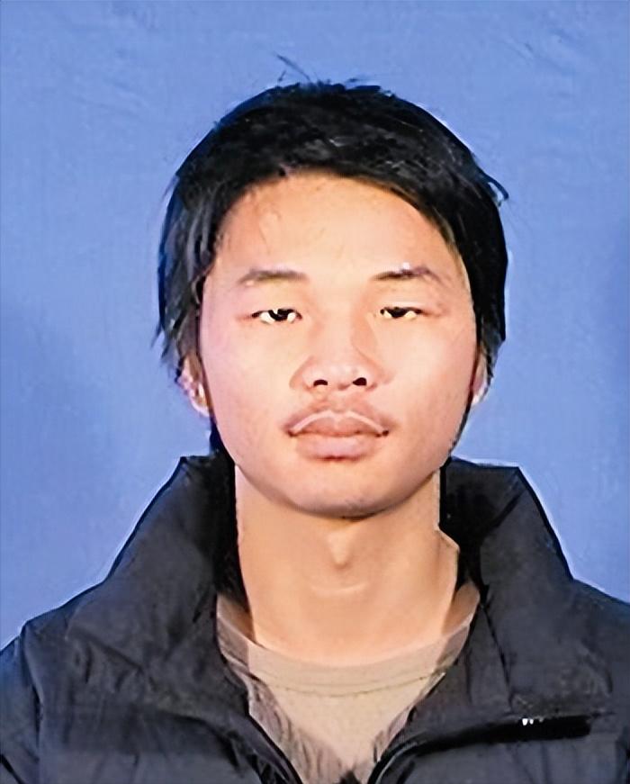 陈及时，19岁，湖北通山县人，长江大学城建学院土木工程专业大一学生。2009年1