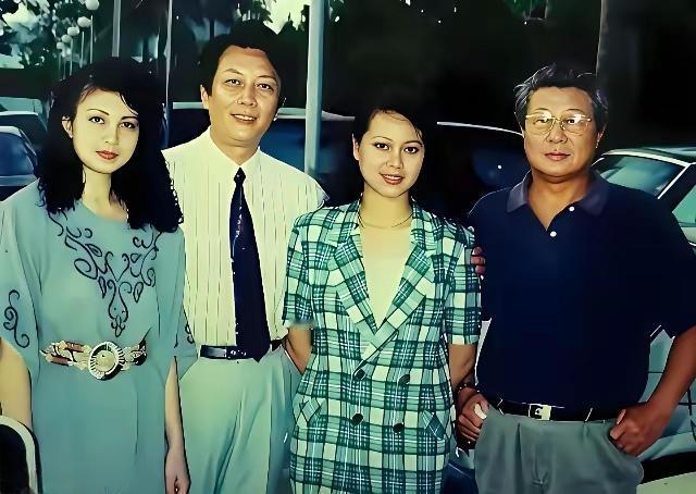 王心刚、唐国强，谁的艺术成就更高？我是一个普通观众，没有资格直接说谁更高，谁差一