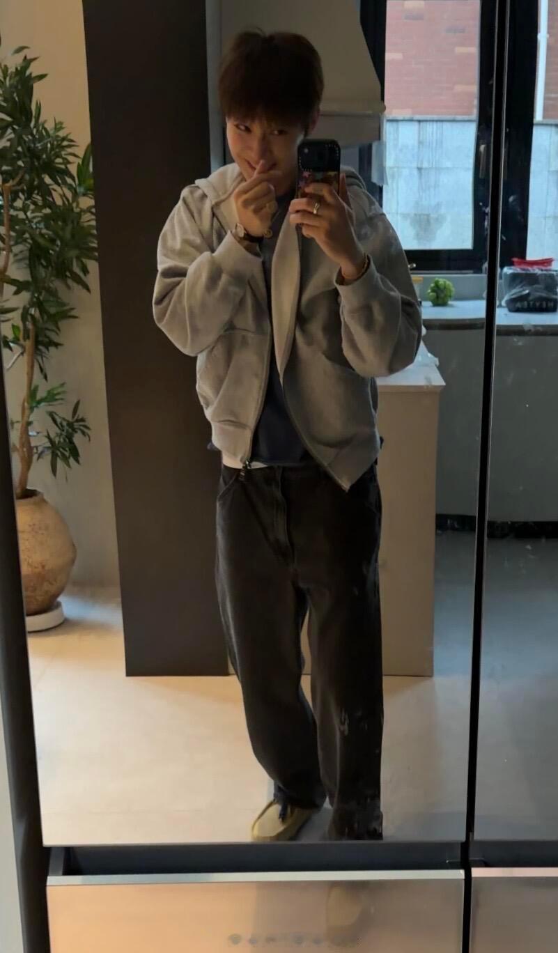 杨力维  Yic更新啦真的很像吗？🫢 