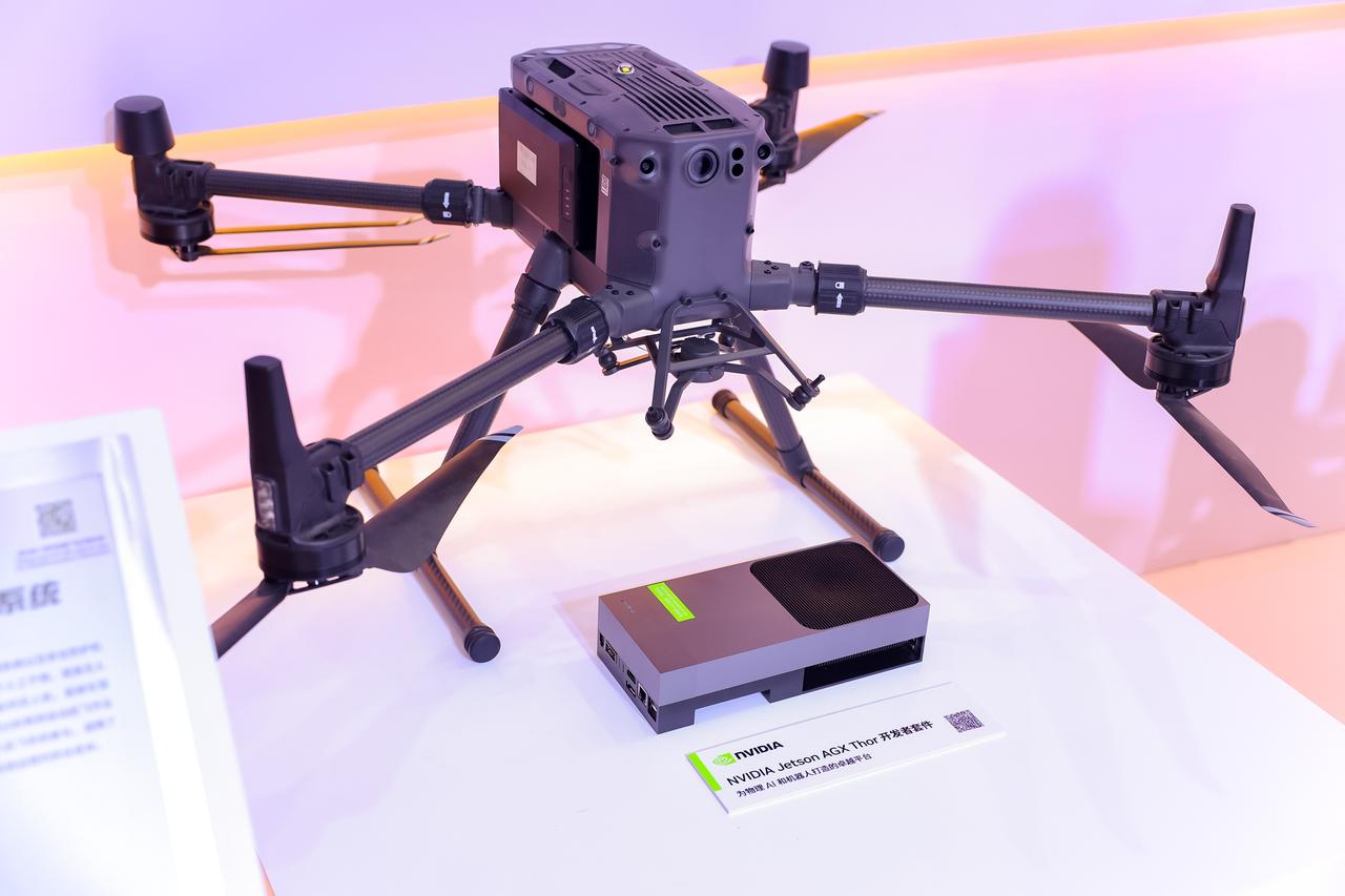 Jetson AGX Thor 可以部署于边缘端 AI 智能体中，从而构建出高保