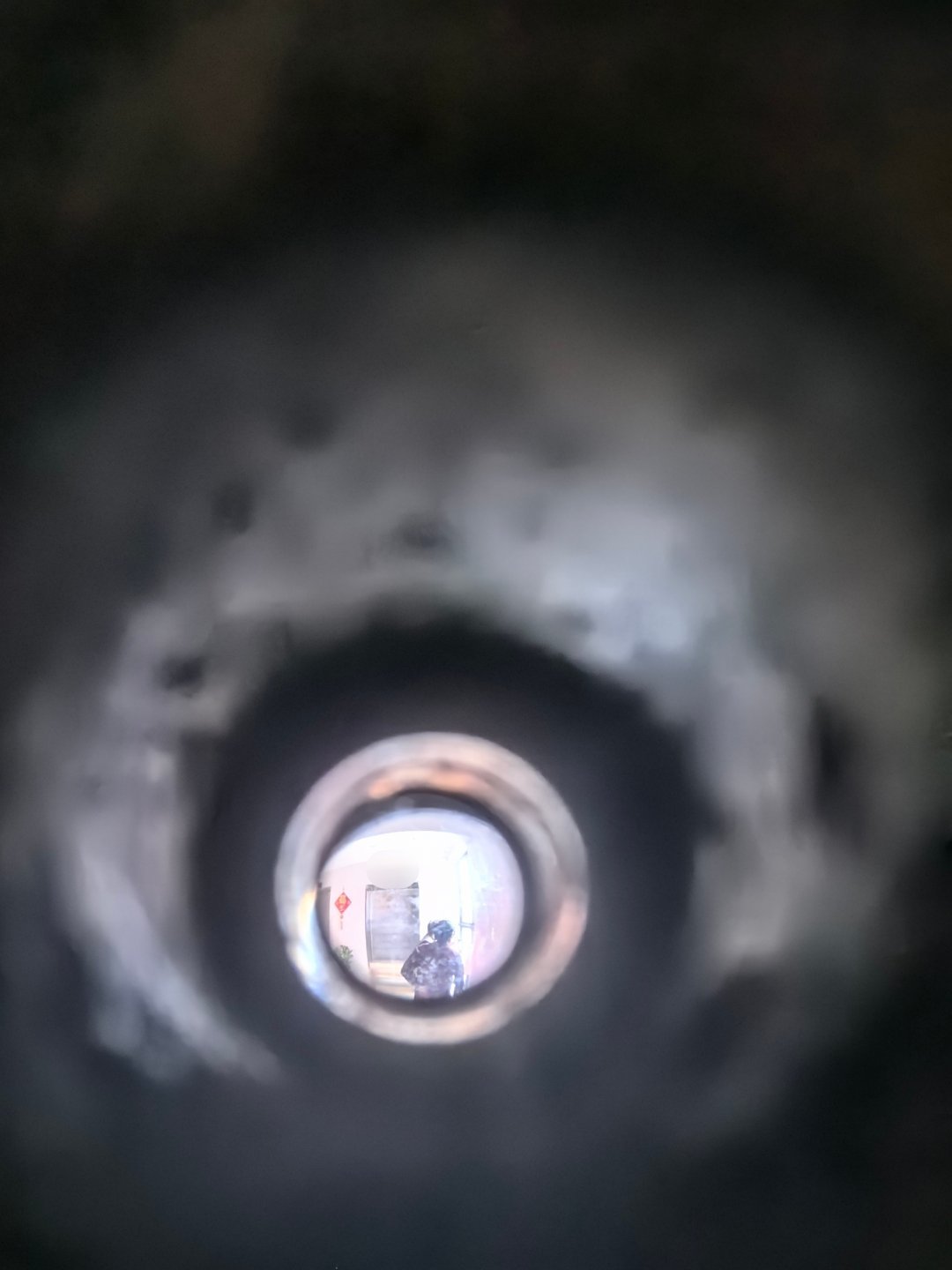 谁懂………外卖在门口，我在门后等隔壁的阿婆进屋等了十几分钟了[苦涩][苦涩] 