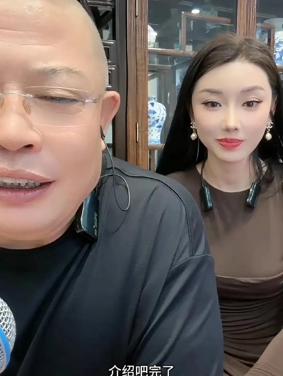 你绝对不敢相信！驴爸竟然让三驴妈回河南老家陪孩子，然后轻描淡写地为自己配了位美女