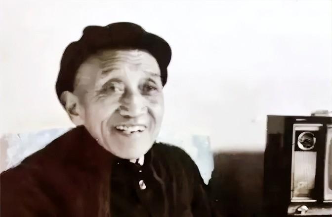 1953年，作为被俘将领级别最高的吴成德，随最后一批志愿军战俘被遣返回国，此时的