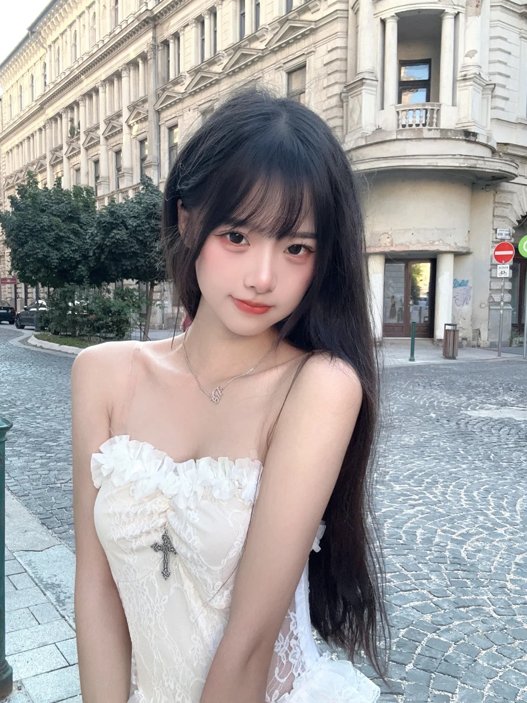 在重逢的街头
