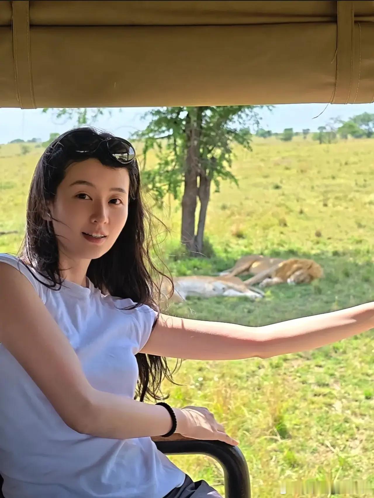 现在想想，乔欣真是聪明得可怕！当年她30岁嫁人退圈，好多人还笑她傻：那么好的条件