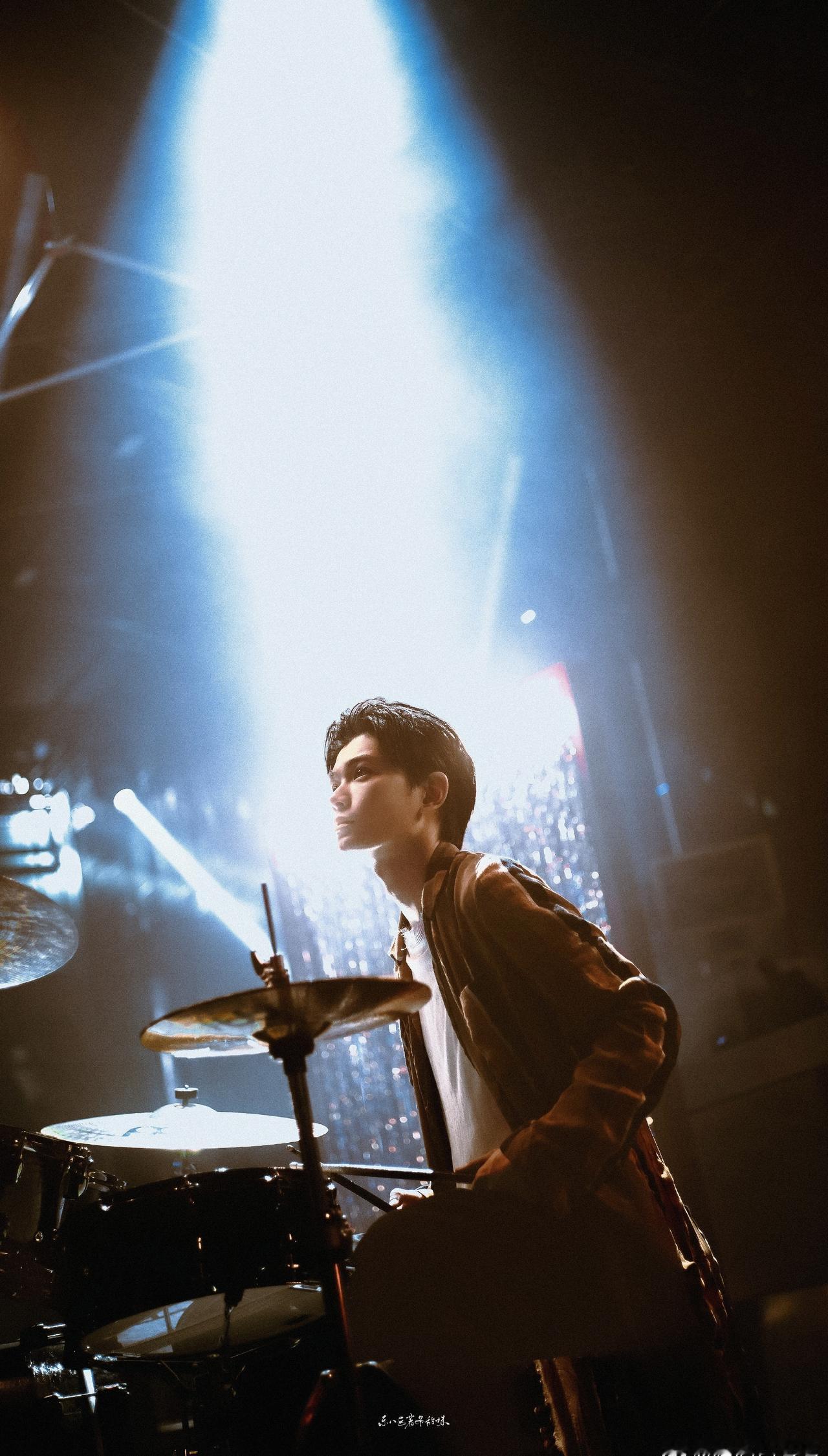 丁禹兮丁禹兮电影天才游戏dyx 丁禹兮陈伦 

@丁禹兮 眼神杀封神！陈伦的孤傲