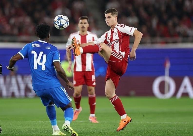 皇马 Mail Sport:❗️据信皇家马德里正在考虑以约2500万英镑的价格求