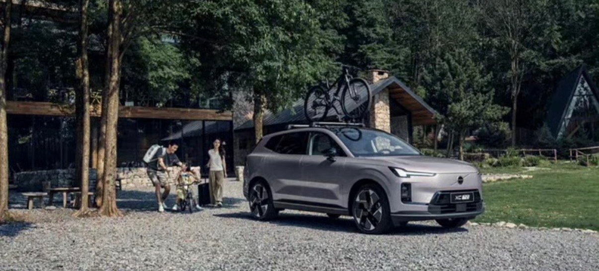 【沃尔沃汽车10月中国大陆市场销量13854辆 环比增长14%】日前，沃尔沃汽车