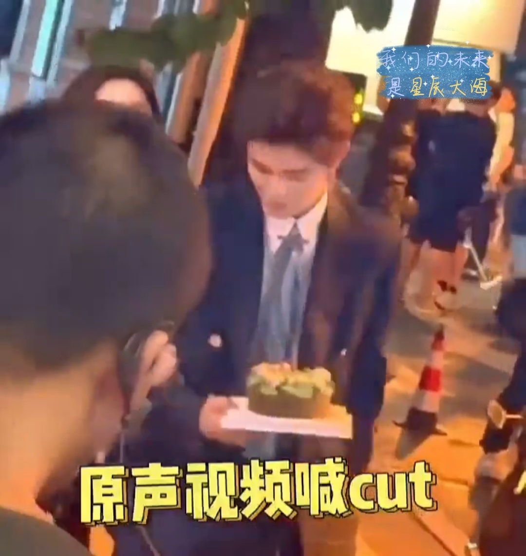 孟子义笑场争议澄清帮忙澄清孟子义是在导演喊咔之后才笑的，原博主解释这场戏拍完就收