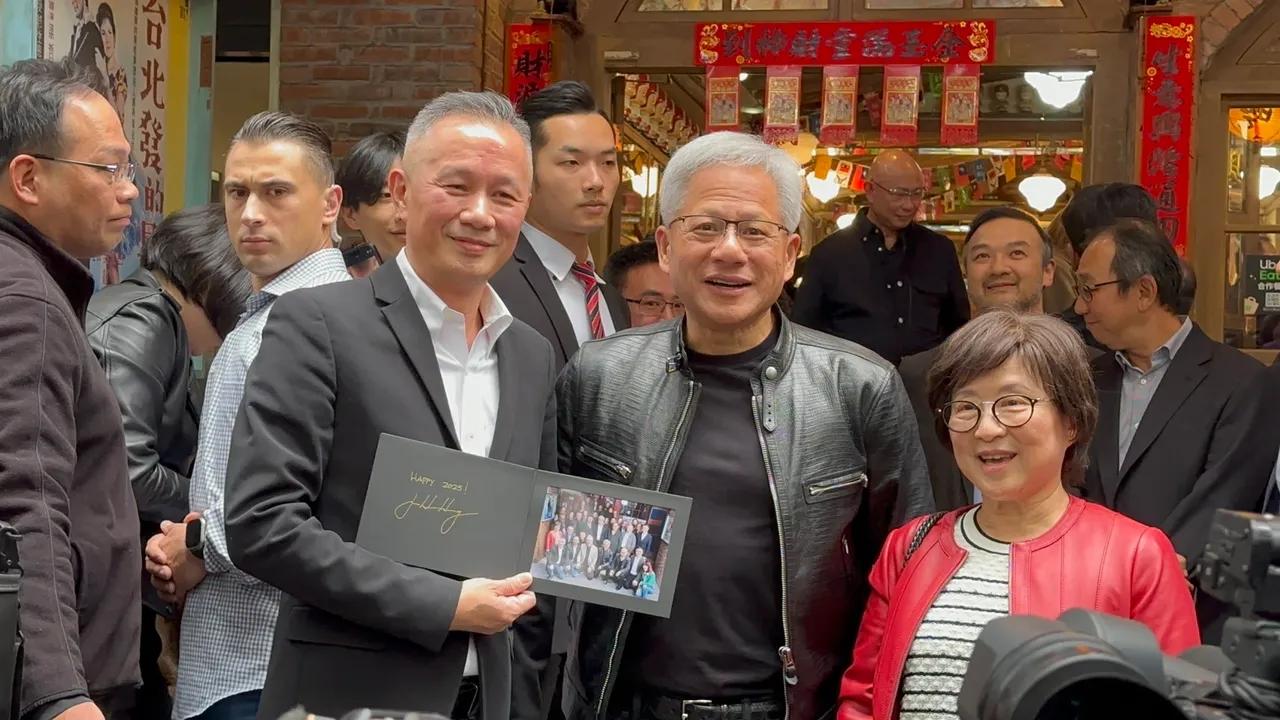 AI晶片大厂辉达（NVIDIA）执行长黄仁勋今天（18日）中午在台北台菜餐厅宴请