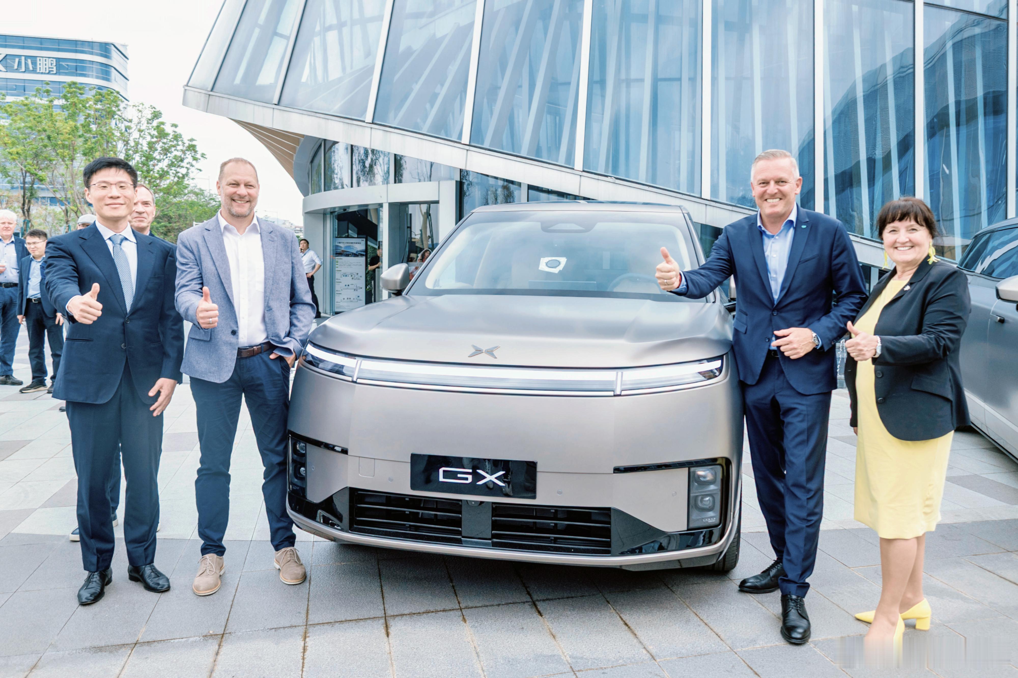 上次是加拿大贸易部长。这次是奥地利施蒂利亚州州长。之前P7+已经在奥地利格拉茨工