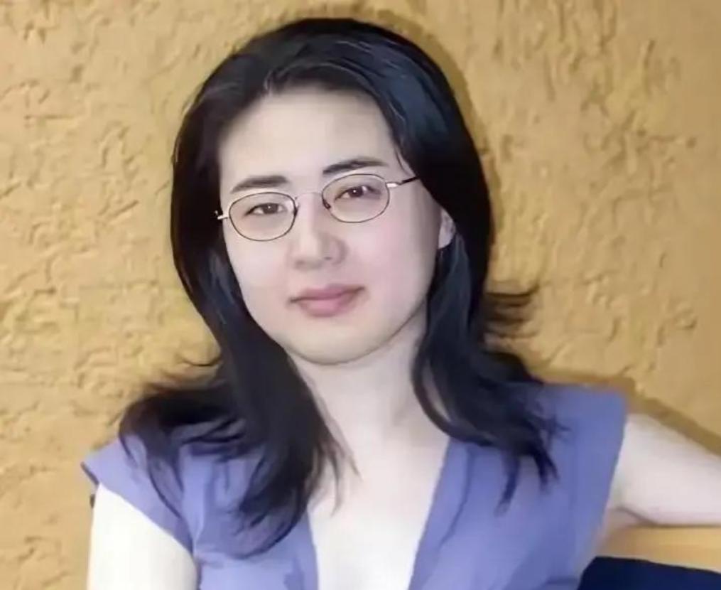 79岁美国汉学家在剑桥去世，陪他走过27年的中国妻子，竟是当年13岁上北大的“天