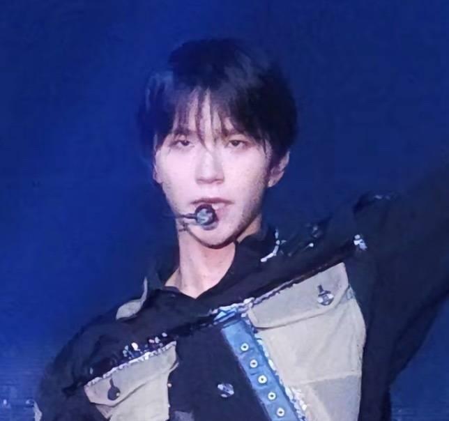 @不完美面包猪夹馍 蓝色妖姬 ​​​