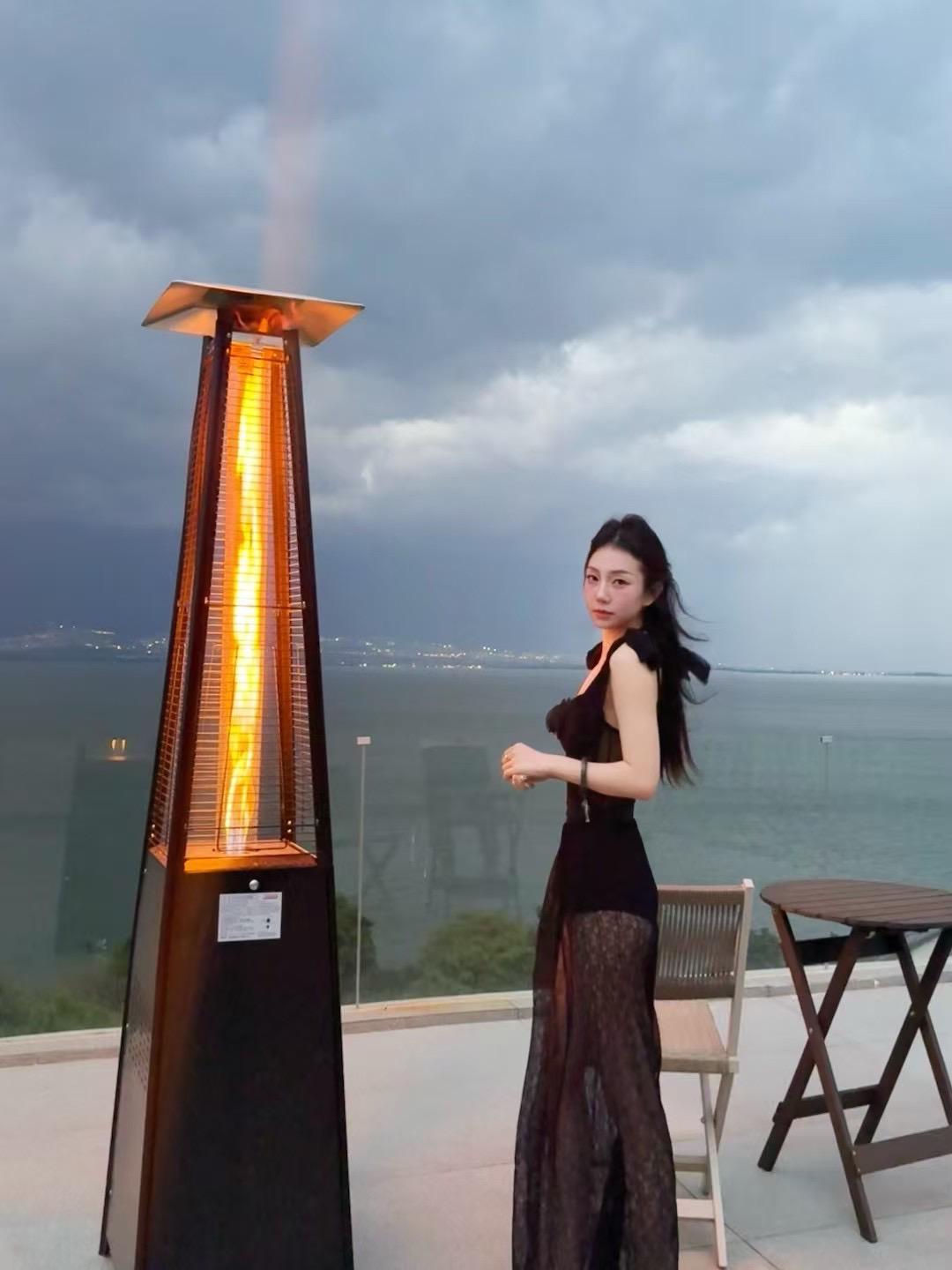 我不爱 无聊人间 只偏爱 你眉眼