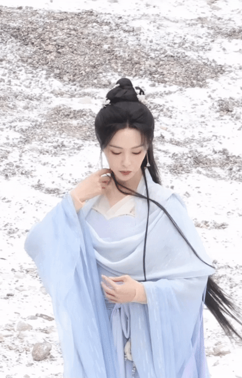 落地仙侠，救赎文学，年下姐狗设定仙偶太吃设定了，如果前三集没什么吸引人的剧情，根