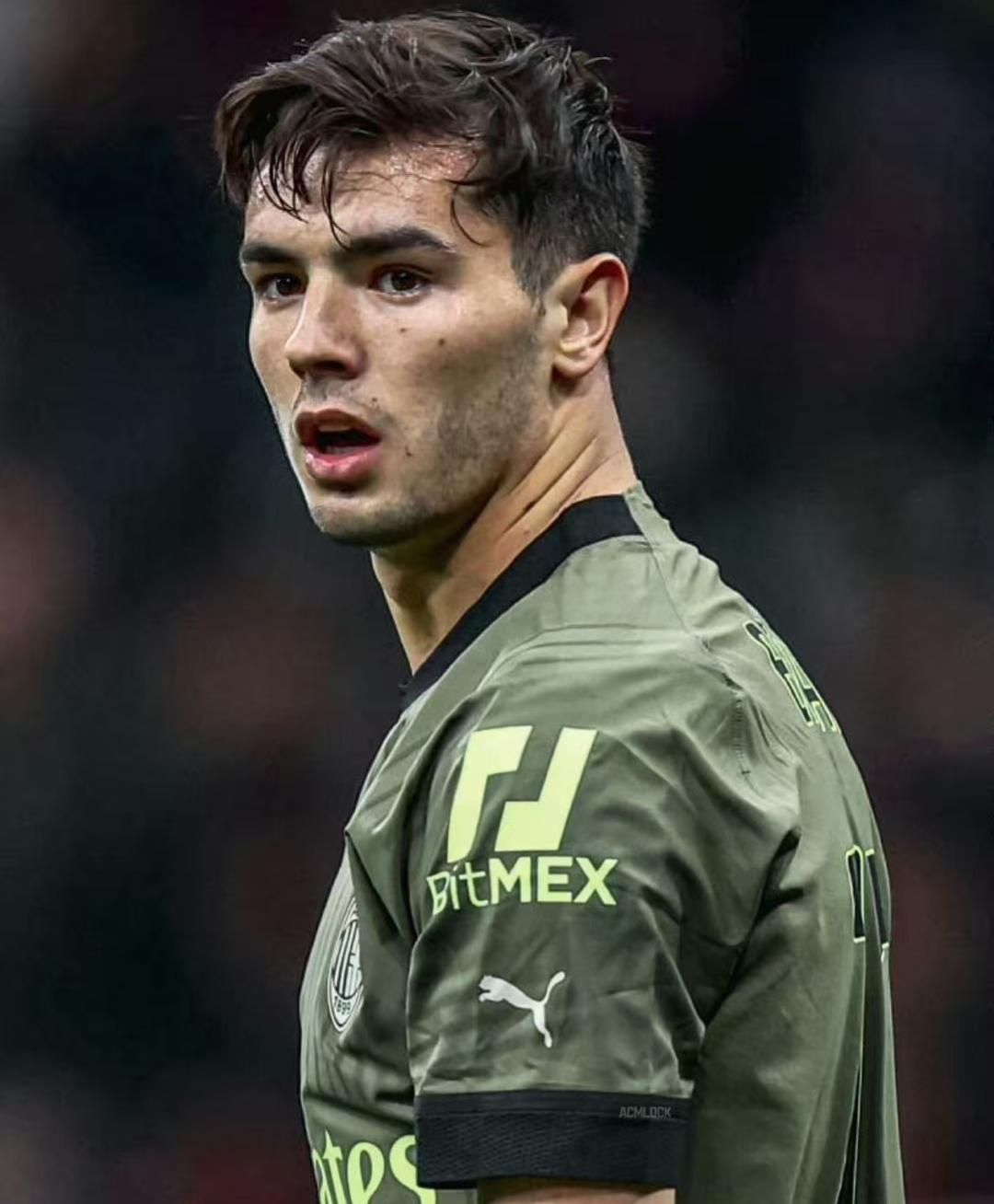 迪亚斯，有机会还是回来吧！
已经改投摩洛哥国籍的迪亚斯，这几年在皇马一直不温不火