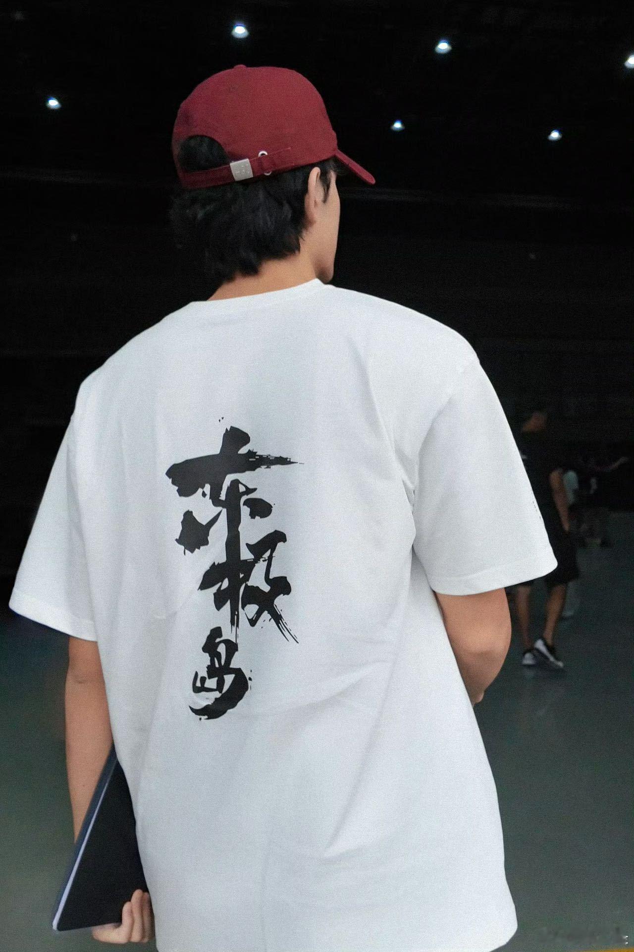 #吴磊新电影东极岛杀青#期待早日和吴磊阿荡在大银幕相见！！！ ​​​