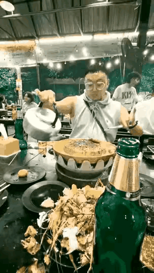 只要是不违法违纪的，各人生活的壮态也是自由的。