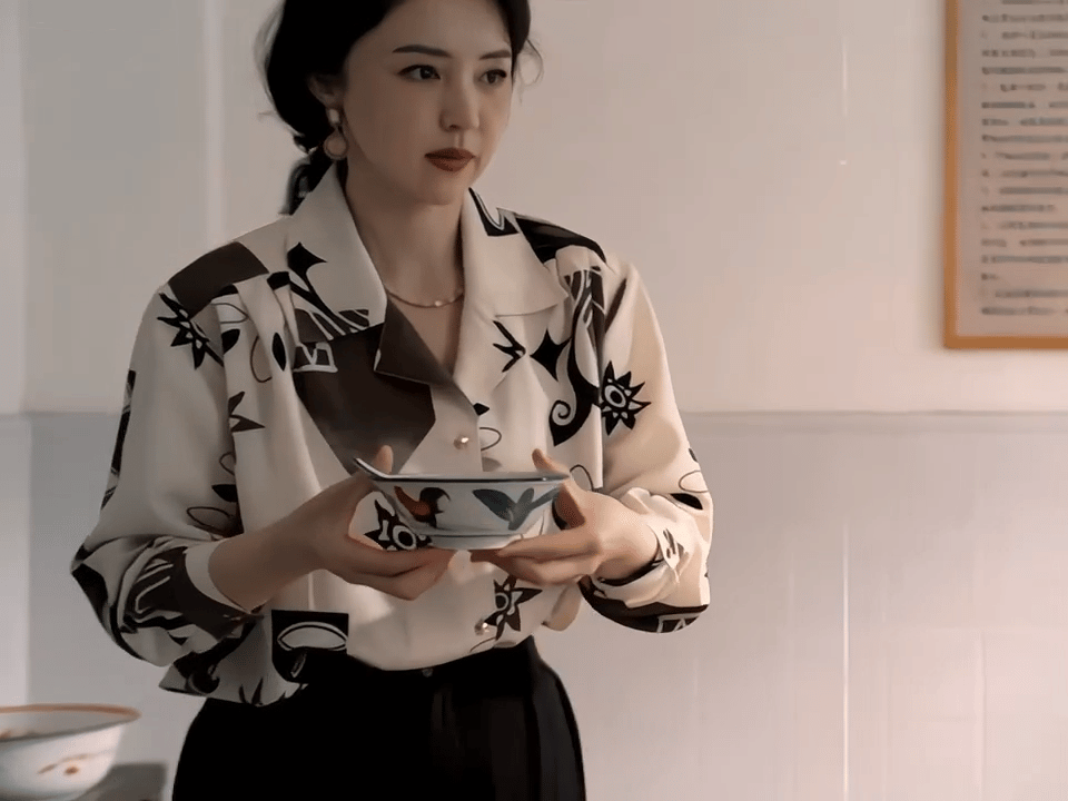 董璇爸爸为了看你好1983换新电视 换电视是假，想高清看闺女飙戏是真！刘芬和汤市