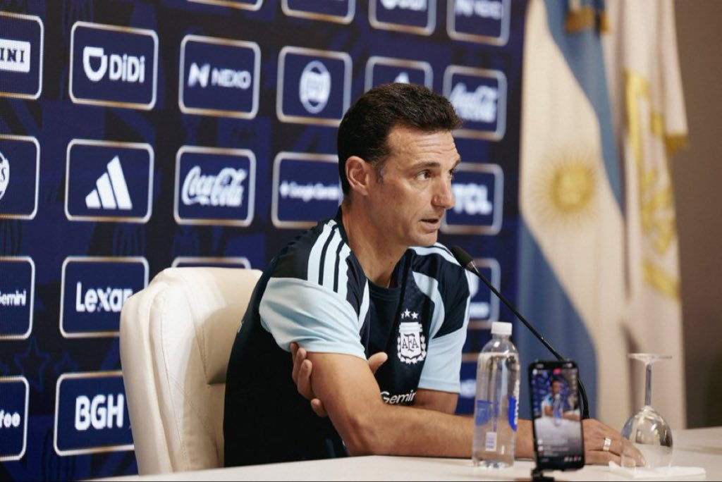 ✔️赛前发布会~斯卡洛尼确认梅西明日首发！梅西阿根廷vs赞比亚阿根廷球迷俱乐部