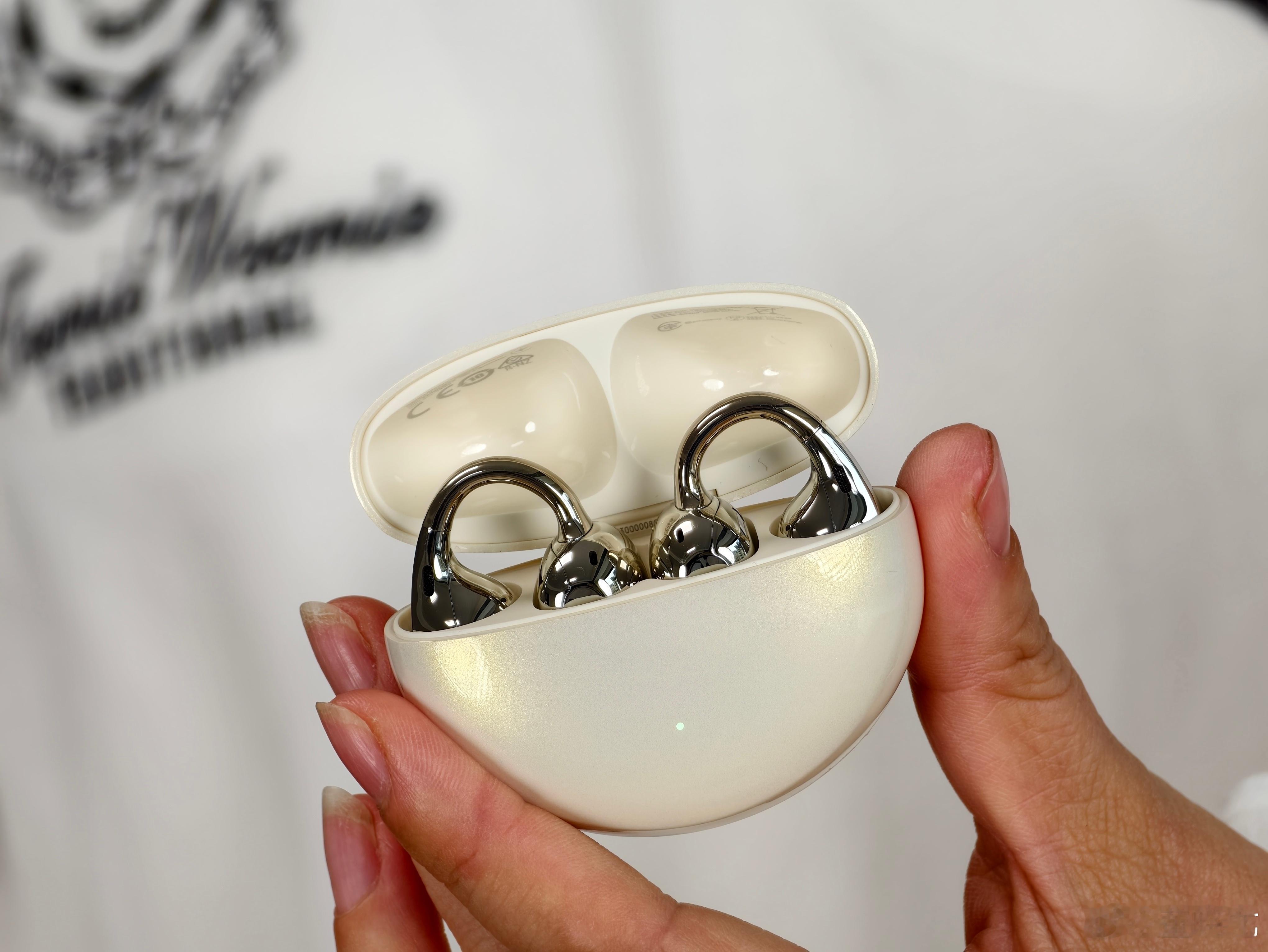 拉上老婆给大OPPO当下“群演”，收到【OPPO & FENTY BEAUTY】