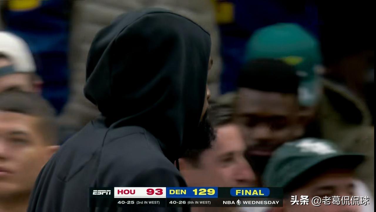 火箭巨星杜兰特真是太心灰意冷了！在今天火箭客场以93：129惨败于掘金的赛后，当