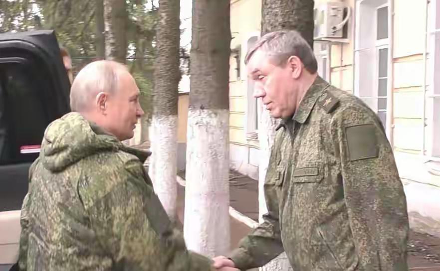 普京下达新命令，哈尔科夫苏梅全都要，格拉西莫夫领命后奔赴前线