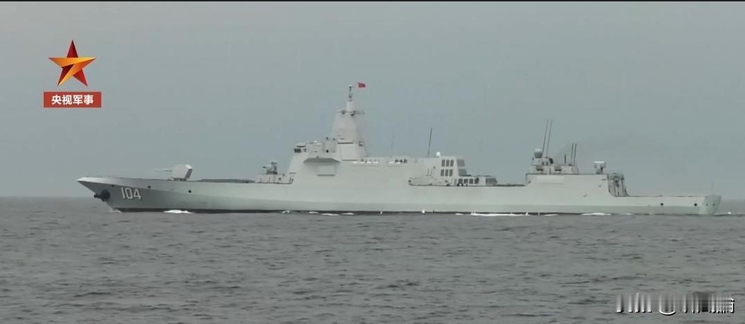 055大驱新导弹亮相，专打航母，射程超1500公里

2025年底，官方公布了0