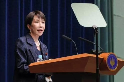 高市早苗扬言将自卫队写入宪法

日本政坛近期风波不断，高市早苗最近在竞选活动中公